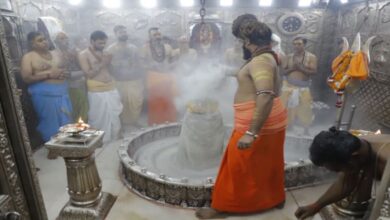 Photo of  महाकाल मंदिर में होली की धूम, भस्म आरती में लगाया हर्बल गुलाल