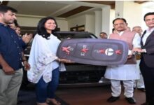 Photo of  विश्व कप विजेता टीम की फिजियो आकांक्षा सत्यवंशी का सीएम साय ने किया सम्मान