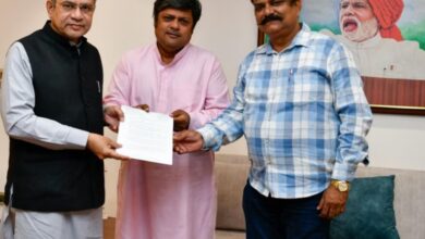 Photo of  राजस्थान: सांसद दुष्यंत सिंह ने रेल मंत्री से की मुलाकात…