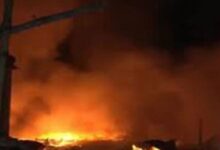 Photo of दिल्ली में भीषण हादसा: रिठाला में आग ने मचाई तबाही, 50 से ज्यादा झुग्गियां जलकर खाक