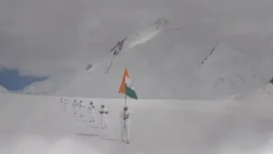 Photo of थल और वायु सेना ने सियाचिन की रक्षा करने वाले बहादुरों को दी श्रद्धांजलि