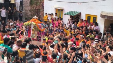 Photo of ओंकारेश्वर मंदिर से धाम के लिए रवाना हुई बाबा केदार की उत्सव डोली