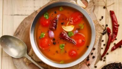 Photo of बदलते मौसम में बार-बार पड़ रहे हैं बीमार? डाइट में शामिल करें टमाटर रसम