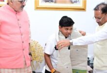 Photo of भारतीय अंडर-19 महिला क्रिकेट टीम की उपकप्तान बनीं महक; सीएम साय ने किया सम्मानित