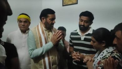 Photo of सीएम सैनी ने पीड़ित परिवारों से की मुलाकात, बोले- जानहानि की भरपाई नामुमकिन