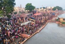 Photo of यूपी: गुरु पूर्णिमा आज, अयोध्या में सरयू स्नान के लिए उमड़ी भक्तों की भीड़