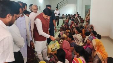 Photo of चित्रकूट में उफनी मंदाकिनी: 30 फीट तक पहुंचा पानी; हेलीकॉप्टर से रेस्क्यू