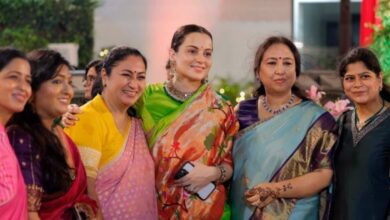 Photo of दिल्ली में तीज मिलन: सीएम रेखा के घर पहुंचीं सांसद कंगना रनौत, सीएम संग झूमीं