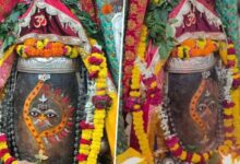 Photo of उज्जैन: भस्म आरती में अर्धचंद्राकार स्वरूप में सजे बाबा महाकाल