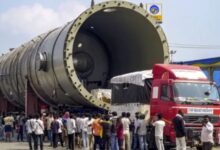 Photo of 308 चक्के वाला ट्रक, 200 टन की मशीन और 2 करोड़ का डीजल…