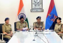 Photo of उत्तराखंड डॉ. वी. मुरुगेशन ने गुरुवार को पुलिस मुख्यालय, देहरादून में आयोजित प्रेस वार्ता में अंकिता भंडारी हत्याकांड की जांच एवं न्यायिक कार्यवाही के संबंध में विस्तृत जानकारी दी